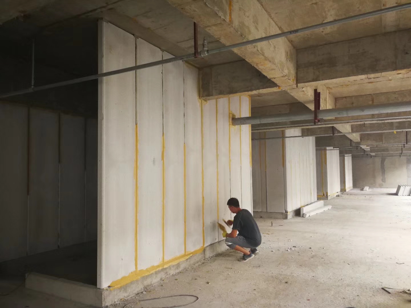 黄岛无机发泡轻骨料混凝土隔墙板施工技术性能研究